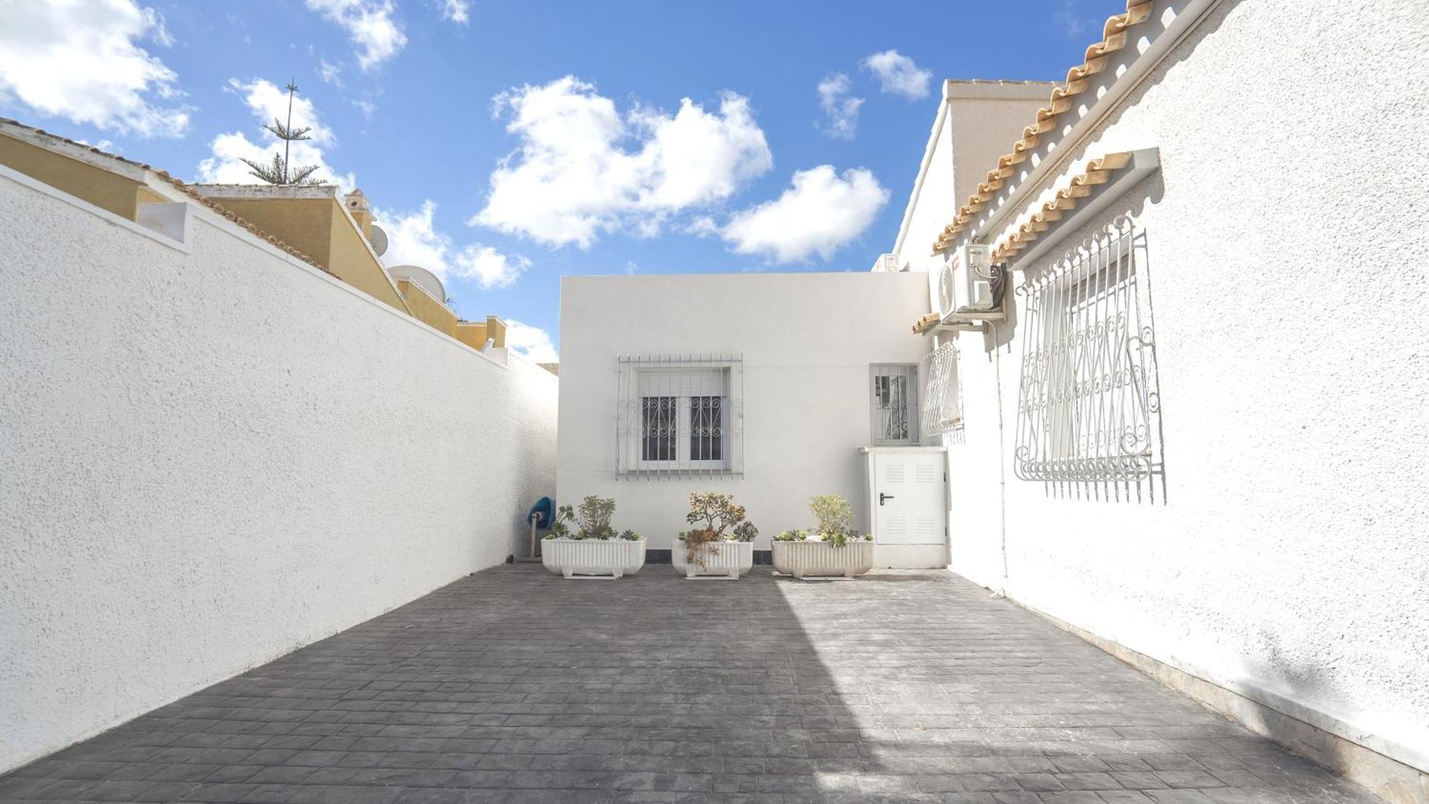 Modern Detached 4 Bed 3 Bath Villa With Private Pool Close To All Amenities Villamartin  Exterior foto