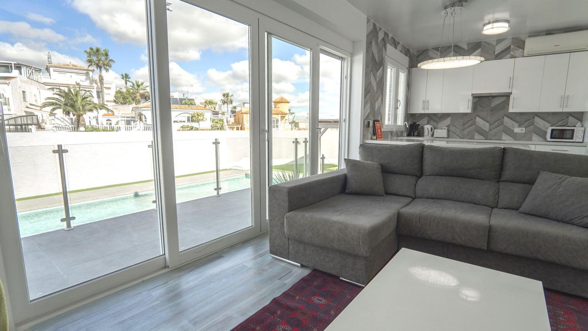 Modern Detached 4 Bed 3 Bath Villa With Private Pool Close To All Amenities Villamartin  Exterior foto