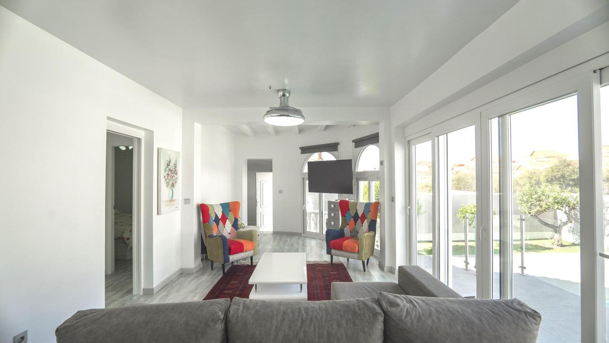 Modern Detached 4 Bed 3 Bath Villa With Private Pool Close To All Amenities Villamartin  Exterior foto
