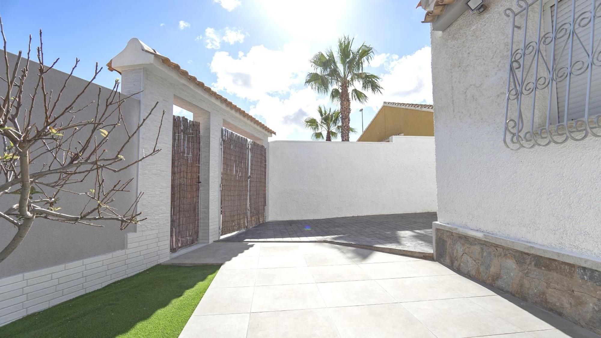 Modern Detached 4 Bed 3 Bath Villa With Private Pool Close To All Amenities Villamartin  Exterior foto