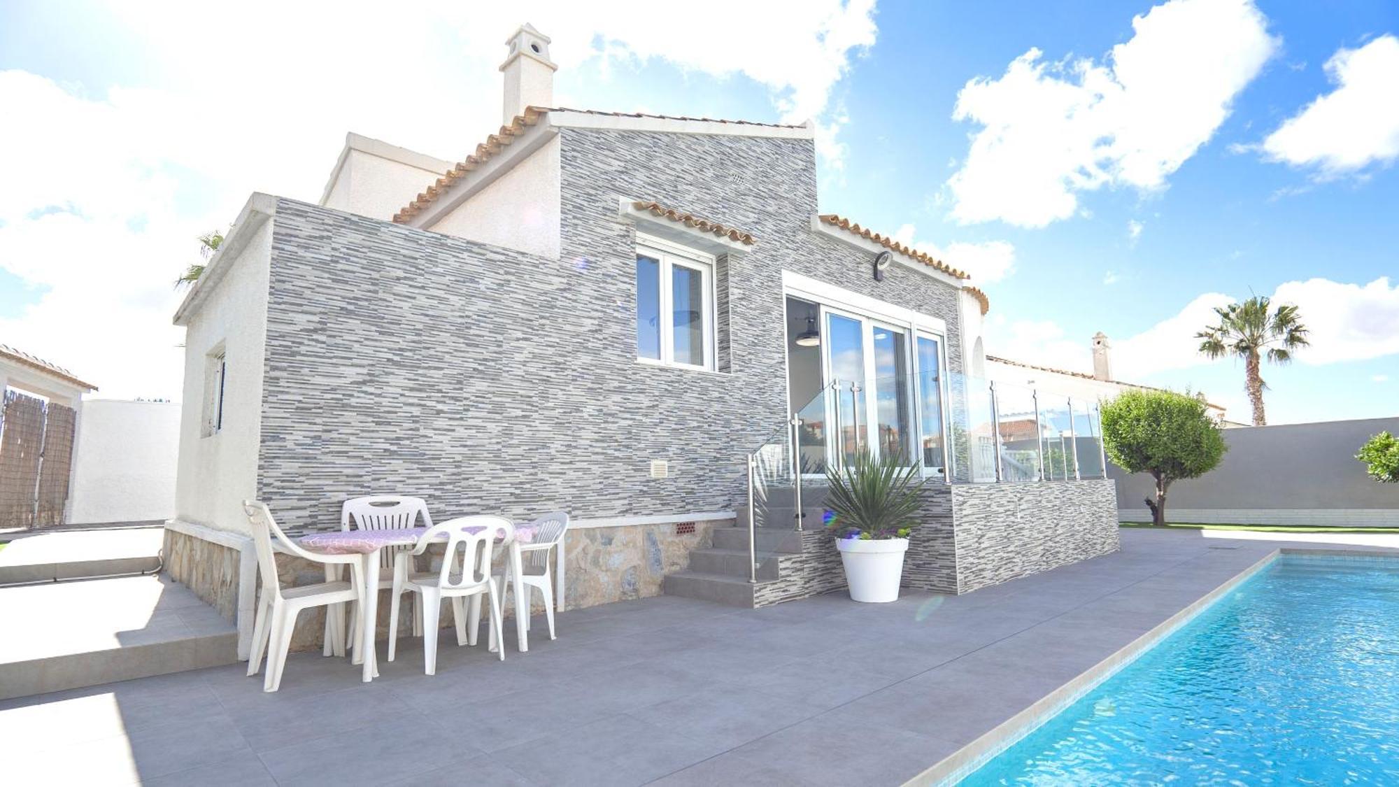 Modern Detached 4 Bed 3 Bath Villa With Private Pool Close To All Amenities Villamartin  Exterior foto