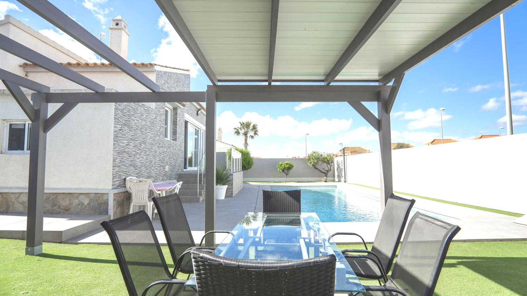 Modern Detached 4 Bed 3 Bath Villa With Private Pool Close To All Amenities Villamartin  Exterior foto